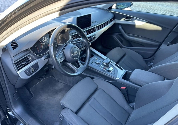 Audi A4 cena 66000 przebieg: 167000, rok produkcji 2016 z Chocz małe 436